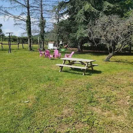 Gite La Roche Paisible Saint-Julien-de-Coppel Extérieur photo